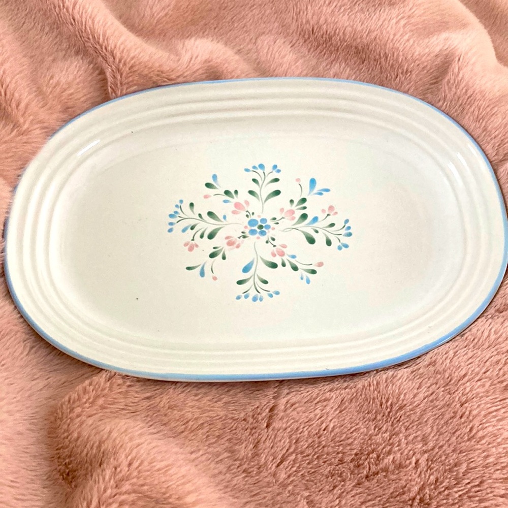 Fascino Stoneware by YAMAKA Japanese Platter Flower Design Hand Decorated.
